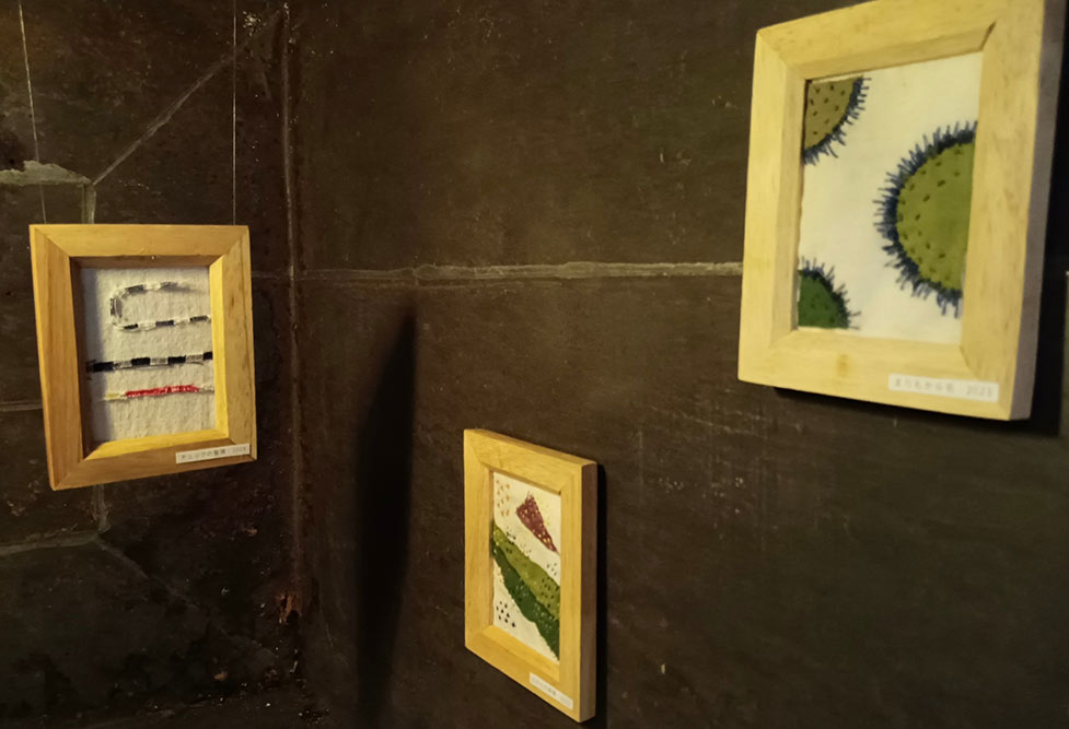 とみたちひろ Chihiro Tomita ぬのえあ〜と-わたしのへや Fabric Art - a Hobby Room